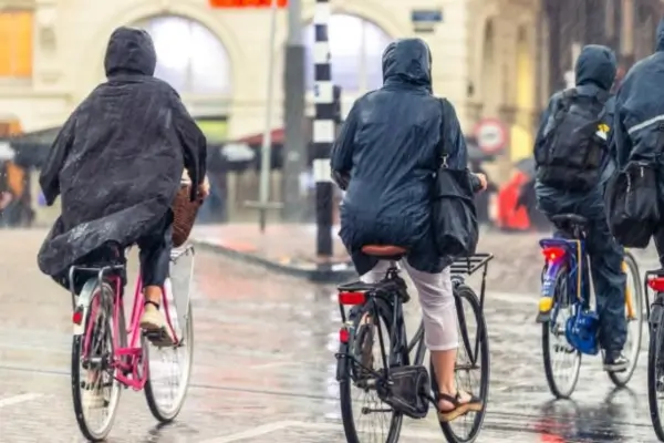 Os melhores tecidos impermeáveis para enfrentar o inverno no ciclismo urbano